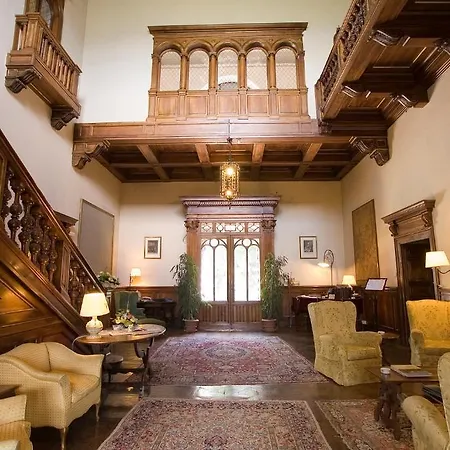 Castello Dell'oscano Feriegård