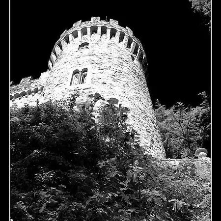 Castello Dell'oscano Feriegård
