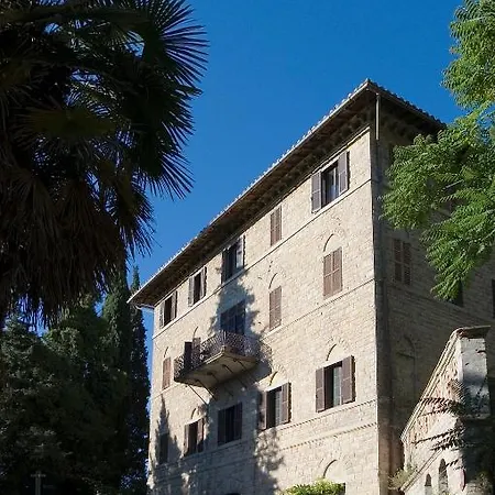 Castello Dell'oscano Feriegård *