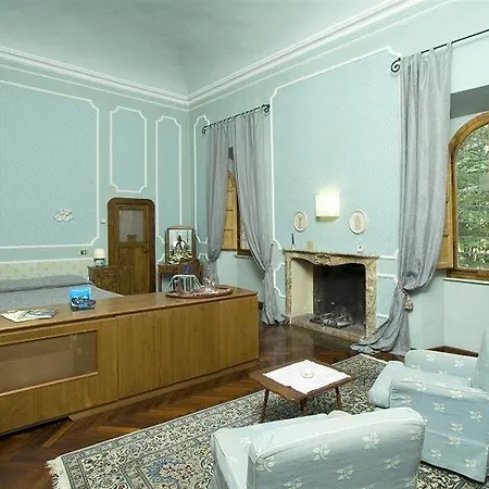 Castello Dell'oscano Agroturismo *